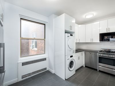 160 E 3rd St APT 5-F, New York, NY, 10009