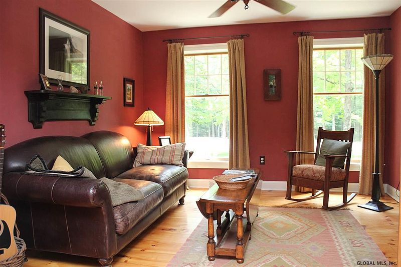 4th image of 5 WESTMINSTER Drive