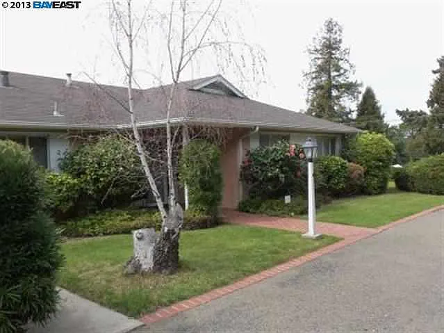 1673 East St photo 1