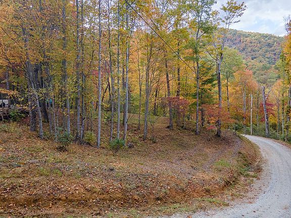 2nd image of 1091 Muskrat Valley Ln