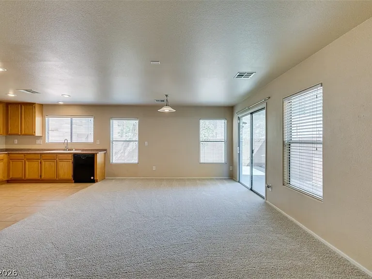 186 Gilliflower Ave #0 — Photo 11
