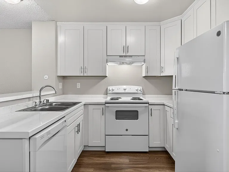 Prado Apartments — Photo 56