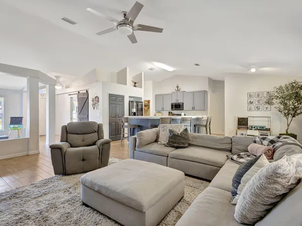 2285 SE Grand Drive, Port St Lucie, FL 34952