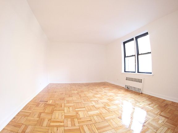 2nd image of 2324 Walton Ave #1E-1