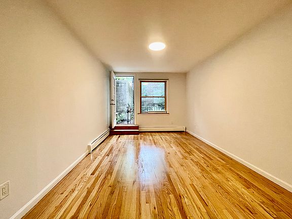 4th image of 297 Putnam Ave #1