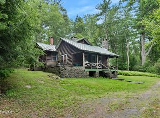 121 Nyce Rd, Dingmans Ferry, PA 18328