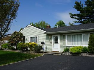 39 Virginia Rd, Syosset, NY 11791