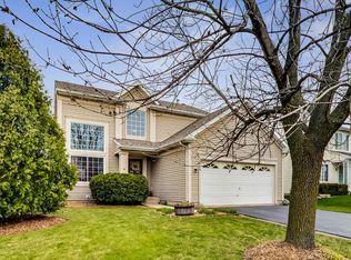 124 Suffolk Ln, Grayslake, IL 60030