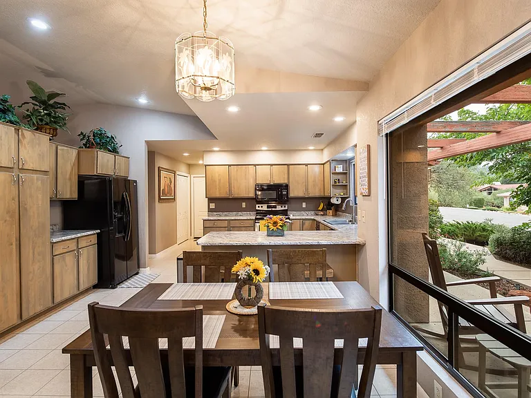 55 Quartz Dr — Photo 22