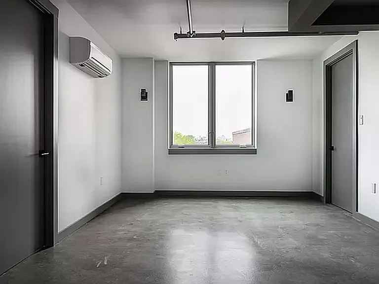 410 Tompkins Ave #5E — Photo 2