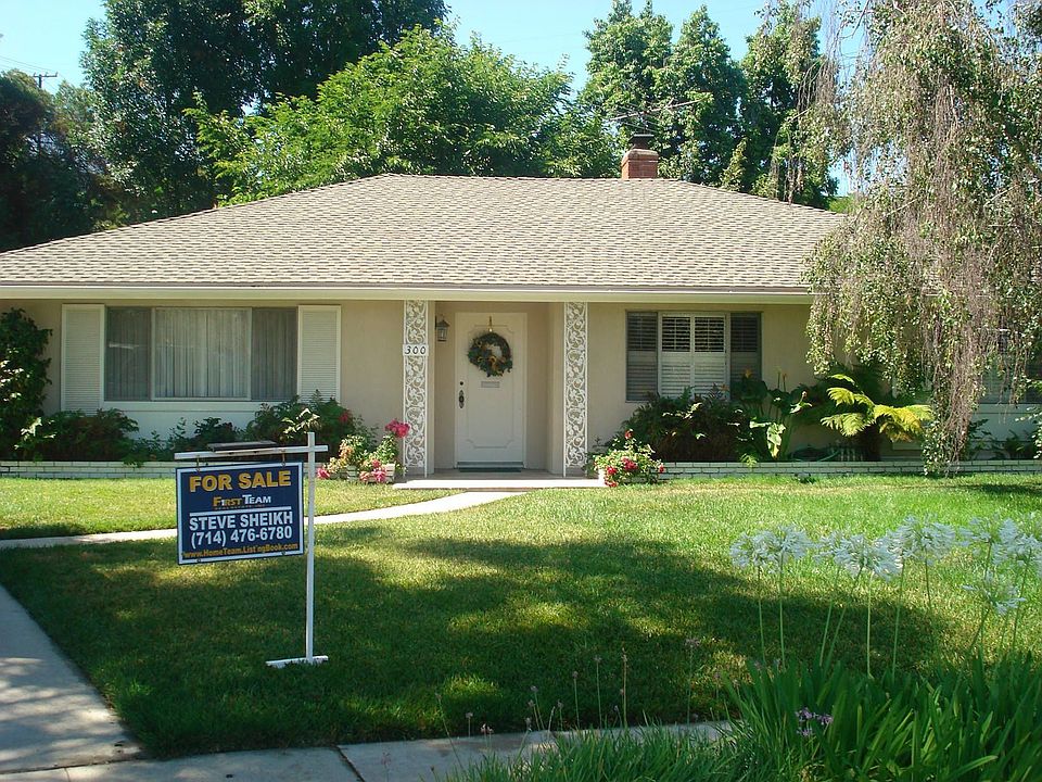 1st image of 300 Redwood Ln