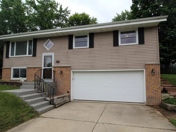 1825 North 18th AVENUE, West Bend, WI 53090