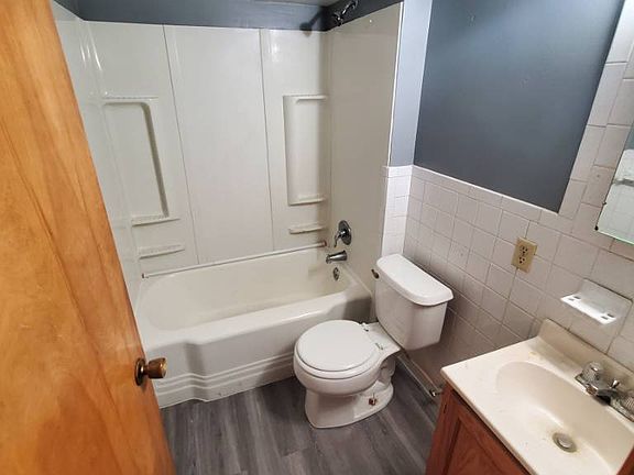 5th image of 2039 4th St APT 6
