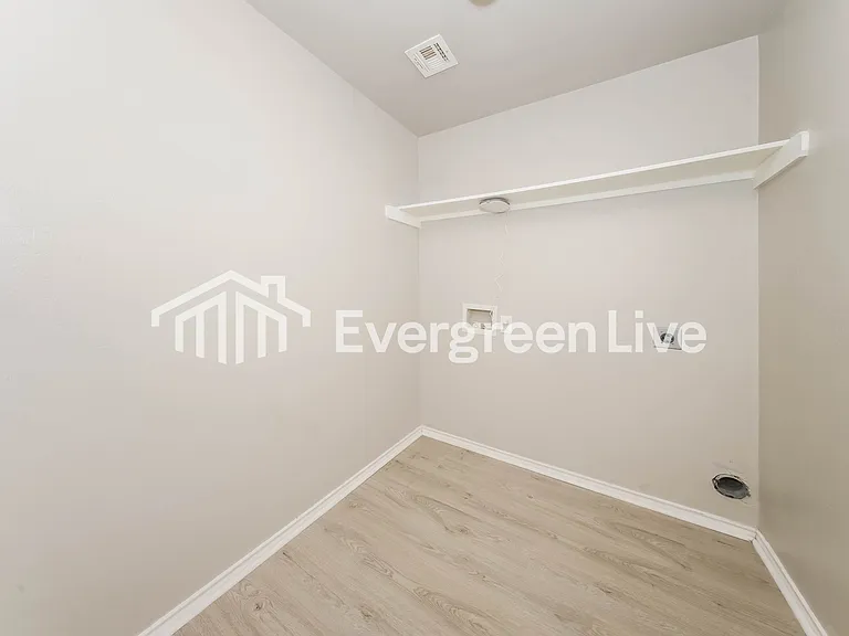 9601 Evie Dr — Photo 11