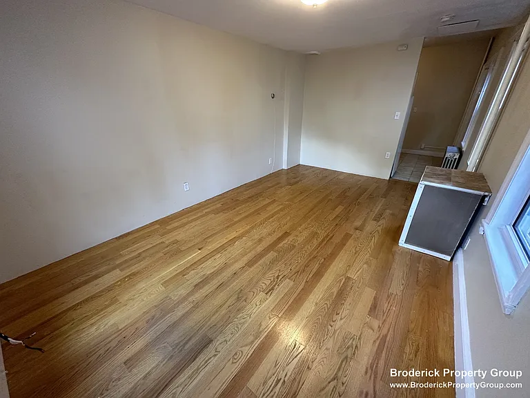 381 Dorchester St #1B — Photo 6