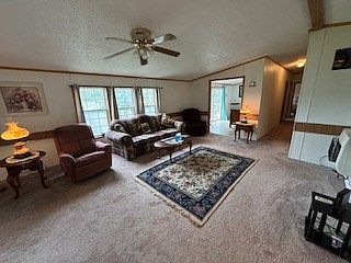 4th image of 116 Loomis Ln