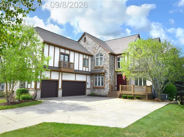 10130 Saint Ives Way, Grand Blanc, MI 48439