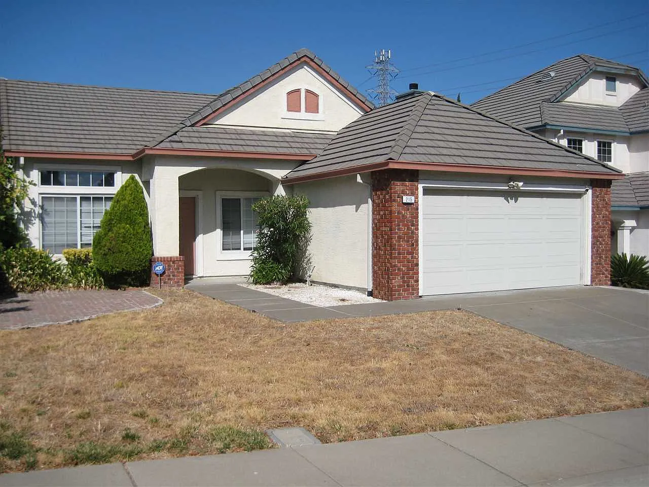215 Shadow Hill Cir photo 1
