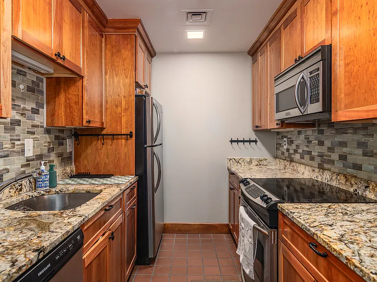 555 S Water St #313 — Photo 11
