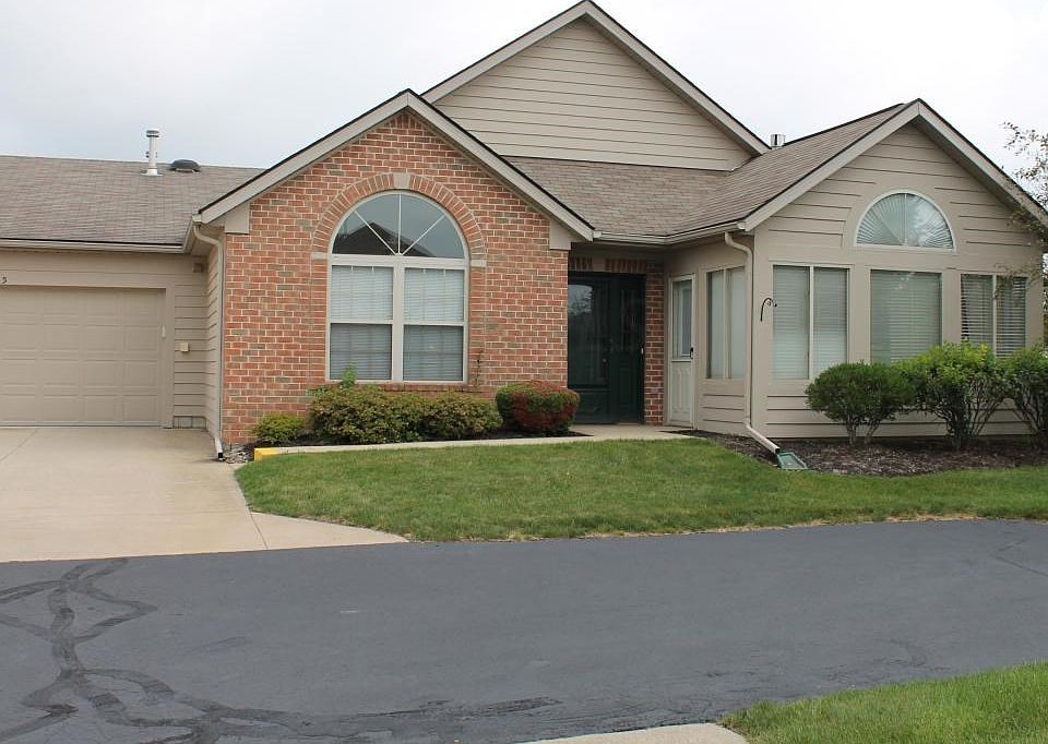 1st image of 15 Woodberry Dr