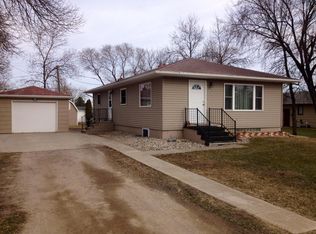 809 Oldham Ave, Manvel, ND 58256