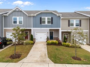914 Clearhaven Ln, Fuquay Varina, NC 27526