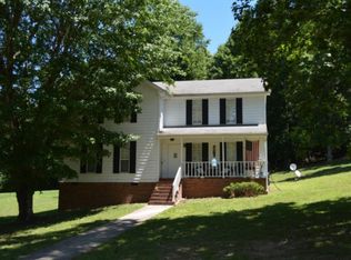 303 Sheri Place Ln, Soddy Daisy, TN 37379