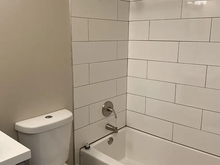 Mercer Crest Apartments — Photo 9