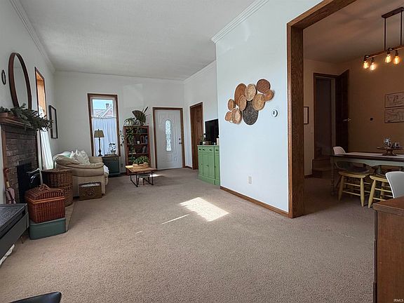 3rd image of 485 W Main St