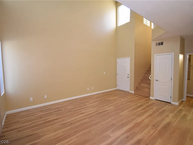1613 Queen Victoria St #103 — Photo 8
