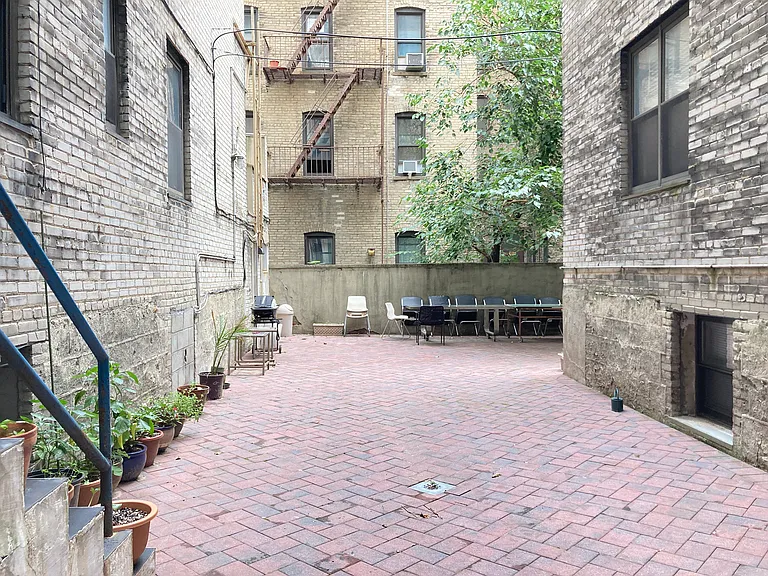 105 Arden St #4H — Photo 12