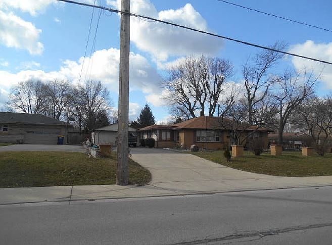 1st image of 1801 E Hanna Ave
