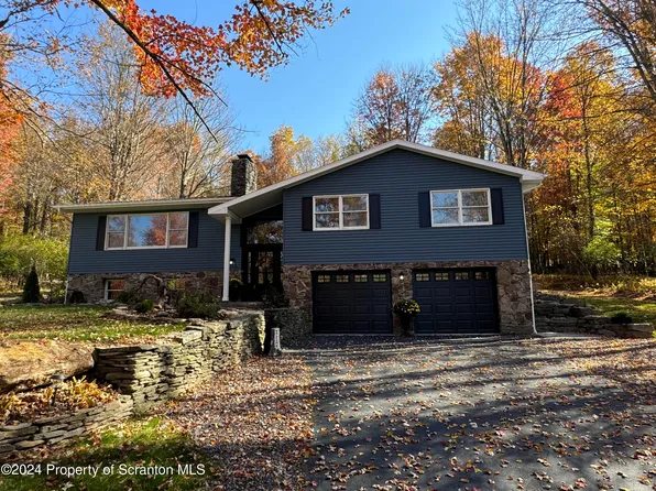 458 N Gravel Pond Rd, Clarks Summit, PA 18411
