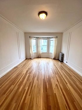 5th image of 3720 Scott St APT 201
