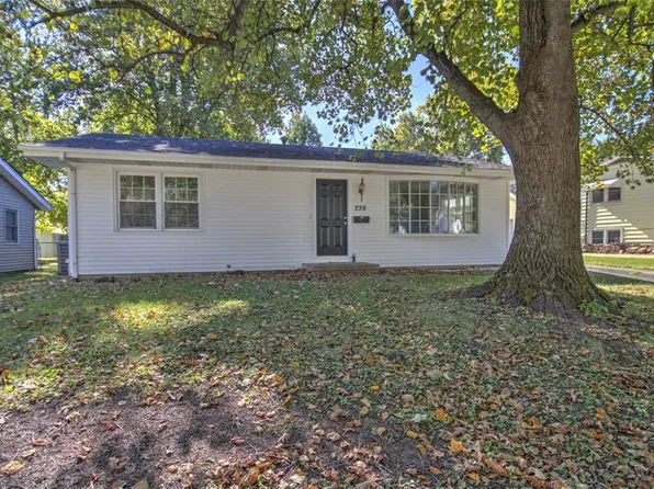239 Cambridge Dr, Decatur, IL 62526