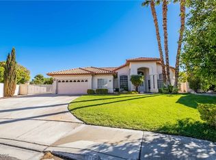 1400 Castle Crest Dr, Las Vegas, NV 89117
