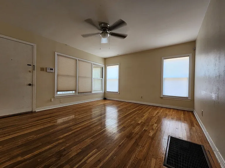 707 W Avenue J — Photo 6