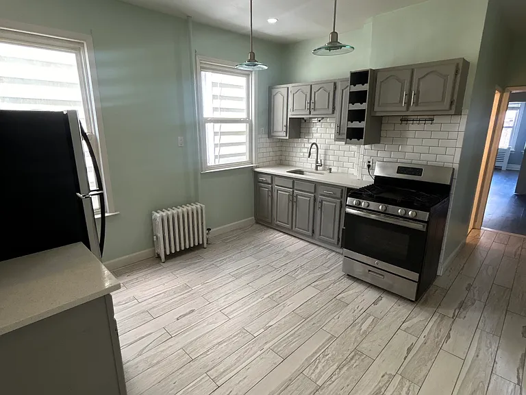 138 Hoyt St #1 — Photo 6