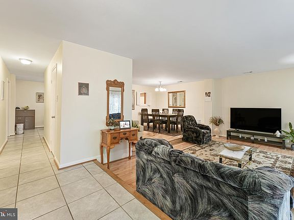 5th image of 3748 Persimmon Cir