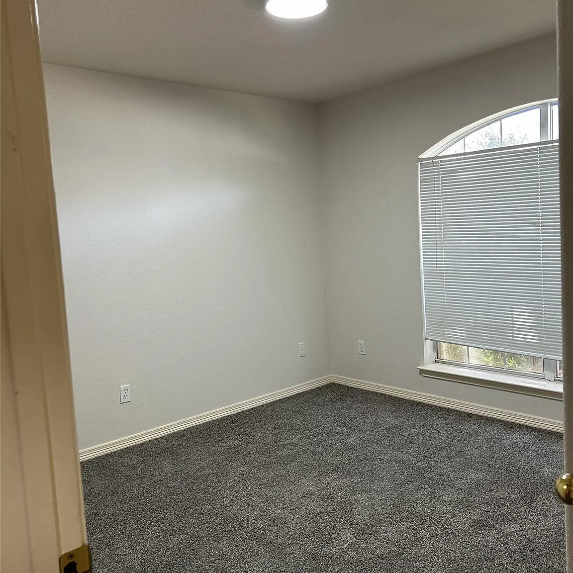 3 bed, 1730 sqft, $2,000 — Photo 2