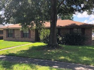 117 Saint James Dr, Lafayette, LA 70506