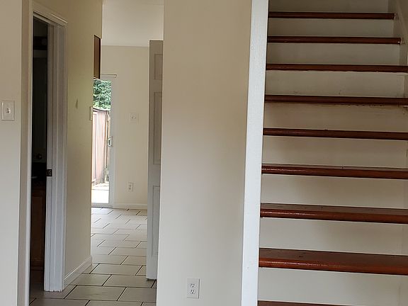 5th image of 7407 Hazelcrest Dr