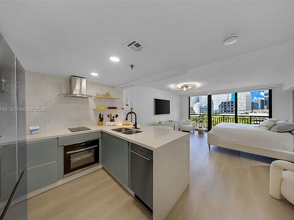 4th image of 540 Brickell Key Dr APT 809