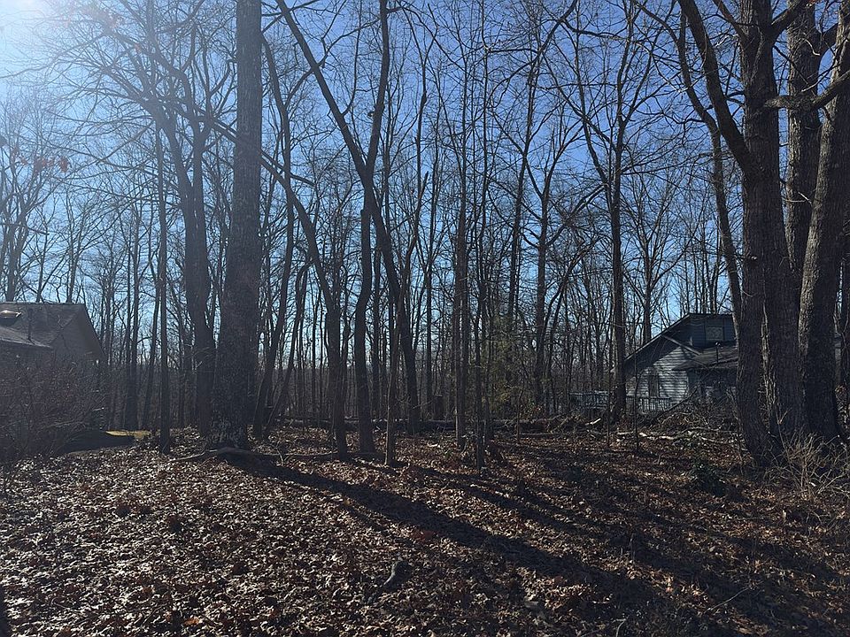 2nd image of 336 Lakeview Dr
