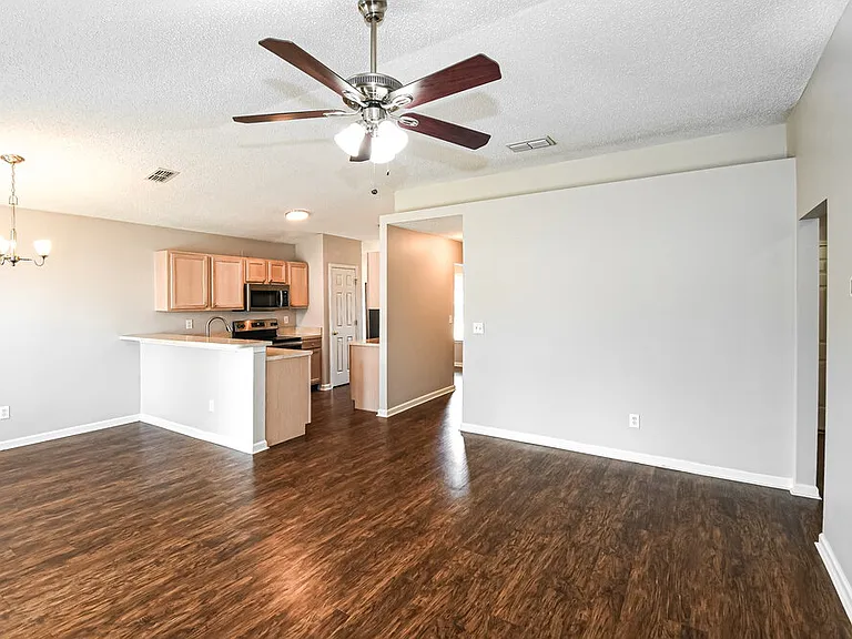 1125 Buccaneer Blvd — Photo 4