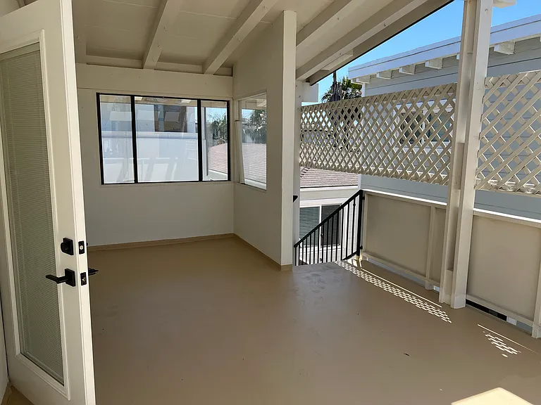 611 Ocean Ave #D — Photo 3