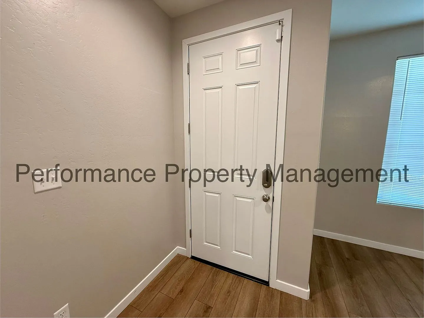 Spacious 4 Bed/2 Bath Home w/ Solar, RBP & Deposit Alternative Option — Photo 2