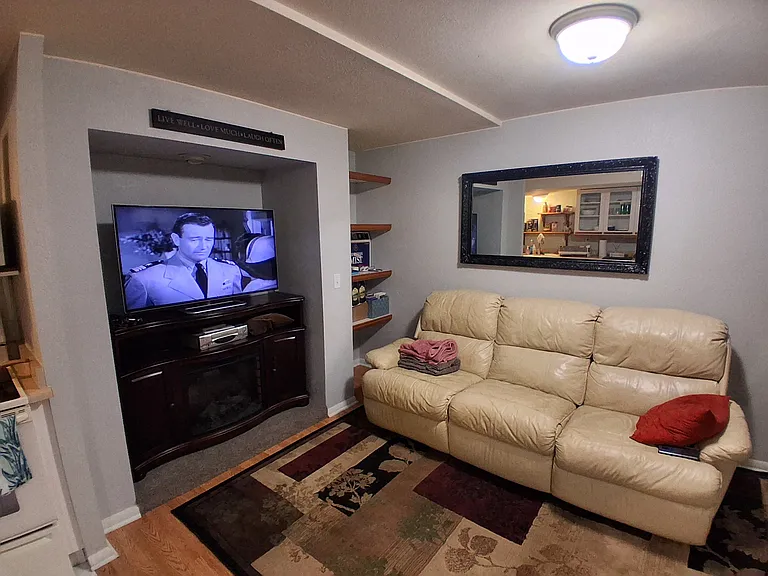 10946 W Polk Dr — Photo 7