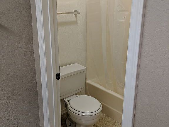 4th image of 2035 S Elm St Unit 123