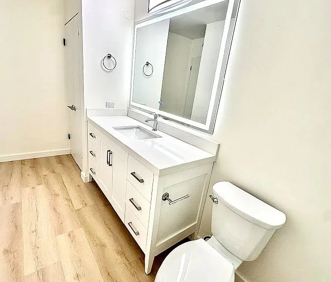 Unit #115 similar bathroom